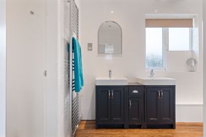 En-Suite- click for photo gallery